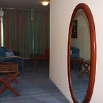 فندق The Caravel 2*