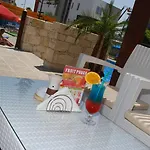 The Caravel فندق ليماسول