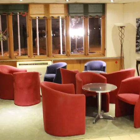 The Caravel Hotel 2*