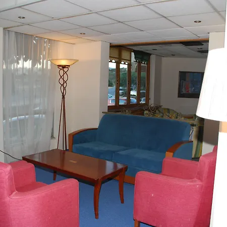 The Caravel Hotel