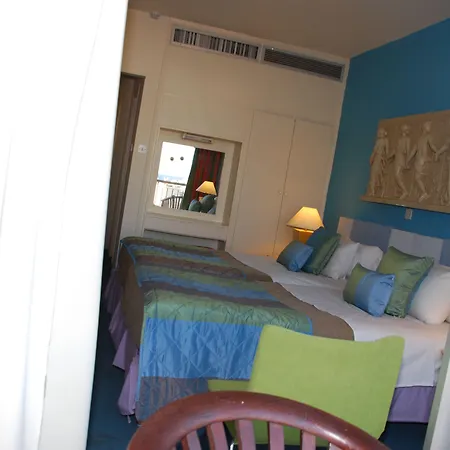 The Caravel Hotel