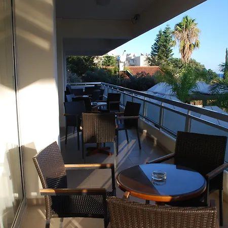 Ξενοδοχείο The Caravel 2*