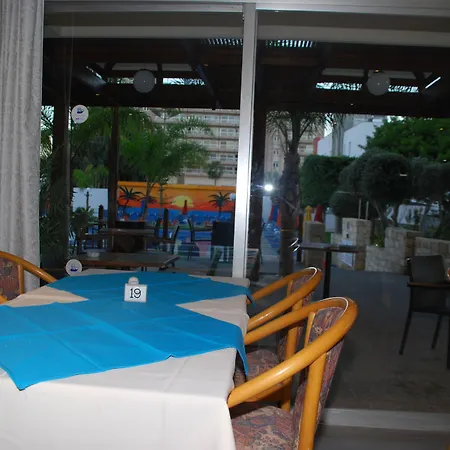 The Caravel Hotel 2*