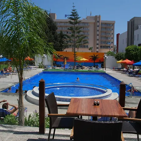 The Caravel Hotel