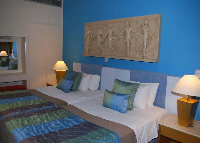 The Caravel לימסול