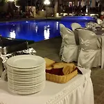 The Caravel Hotel