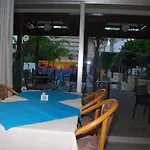 The Caravel Hotel 2*