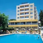 The Caravel Hotel 2*