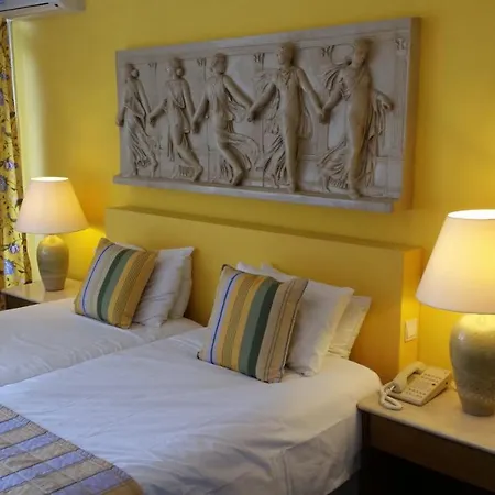 Hotel The Caravel Limassol