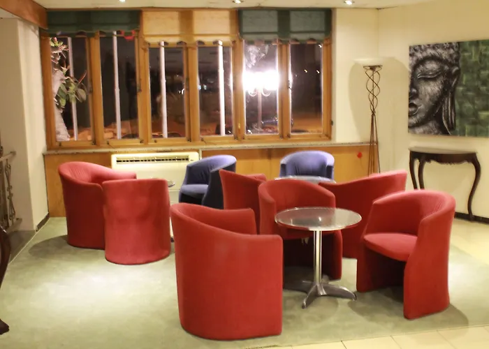 The Caravel Hotel 2*