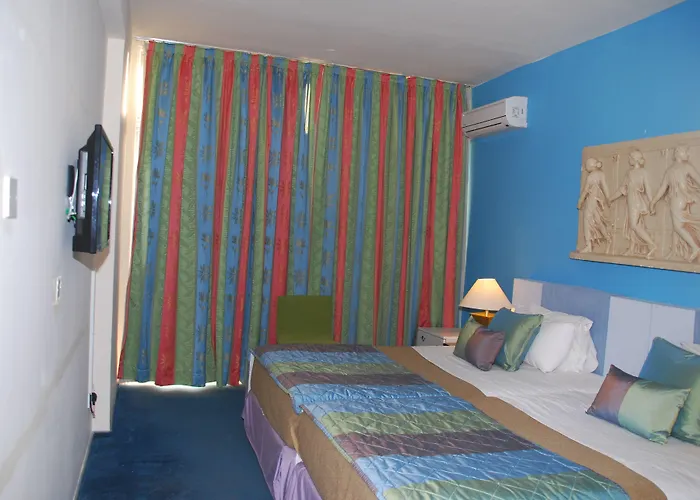 Hotel The Caravel 2*